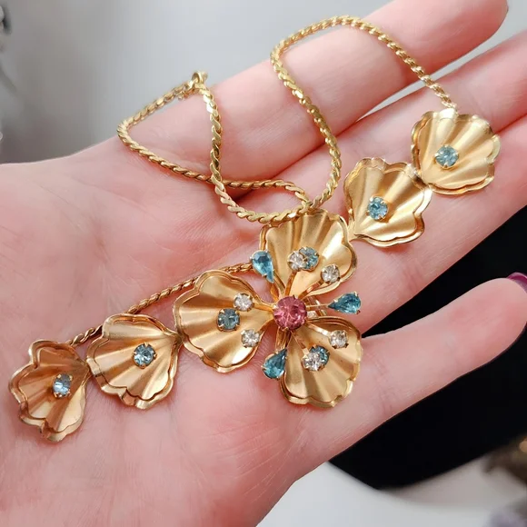 1940's Bugbee & Niles Gold Tone Atomic Starburst Floral Shell Petal Necklace - Picture 11 of 13